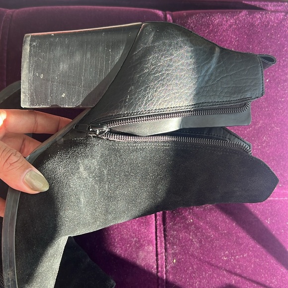 Guess ankle bootie - Picture 2 of 3